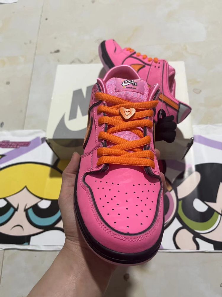 Nike SB Dunk Low x The Powerpuff Girls Blossom