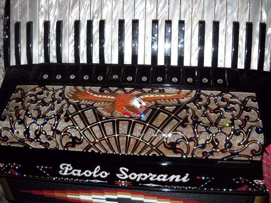 vand acordeon paolo soprani cu cabina si clape ma,120 basi foarte usor