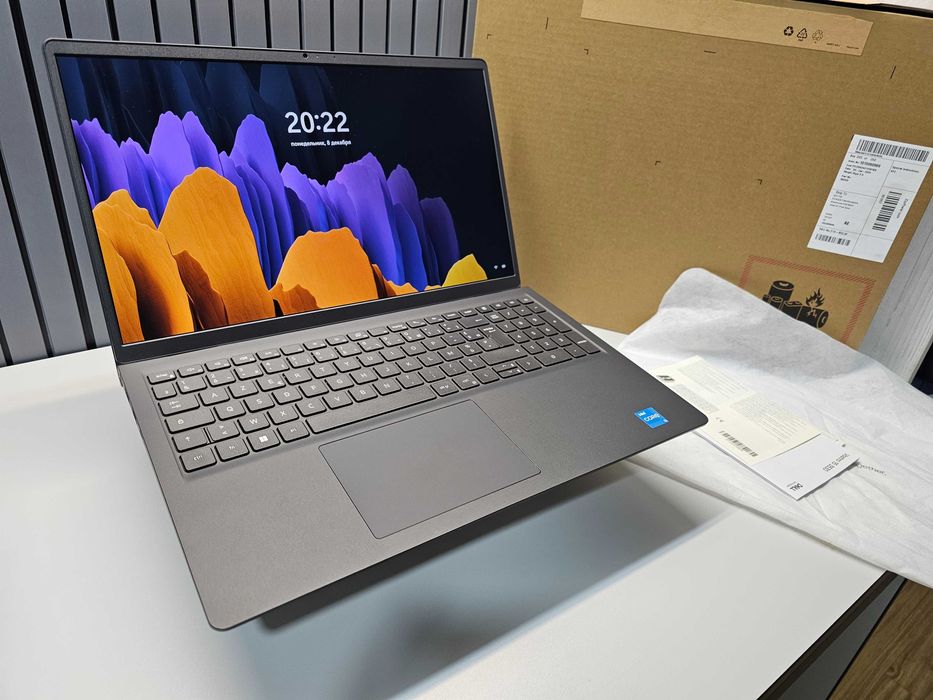 ПРОДАМ Dell Vostro 15/2025 Ноутбук Core™i3-1305U/8GB/512SSD/15.6"120HZ