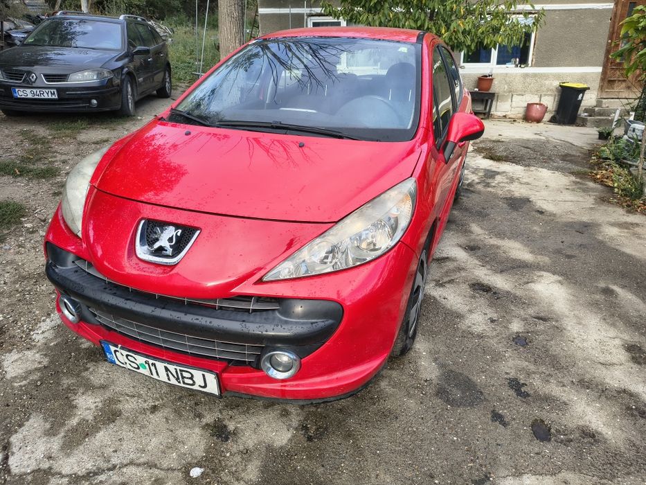 Vând Peugeot 207