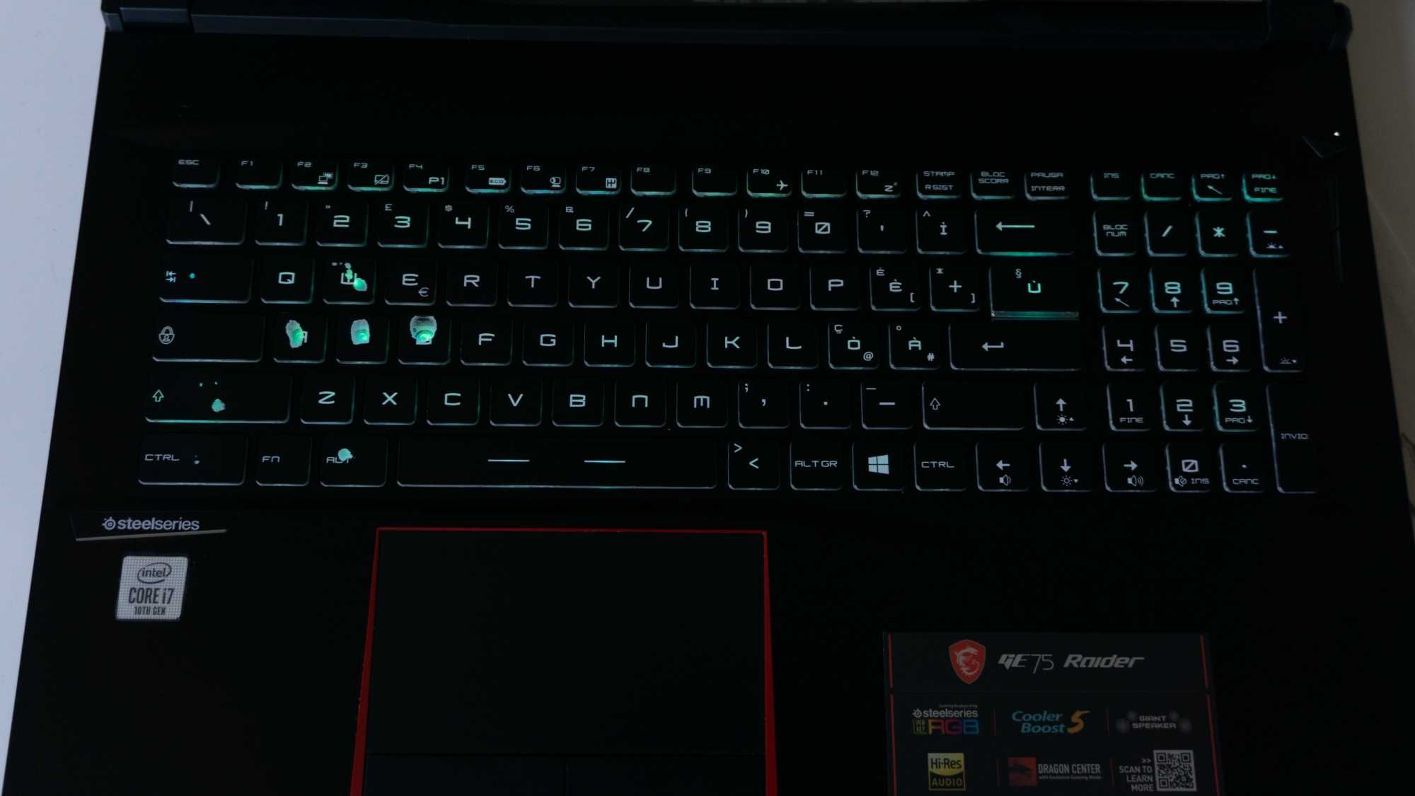 Laptop Gaming MSI Raider GE75 Intel I7 10gen RTX 2070 Super 300Hz 32GB