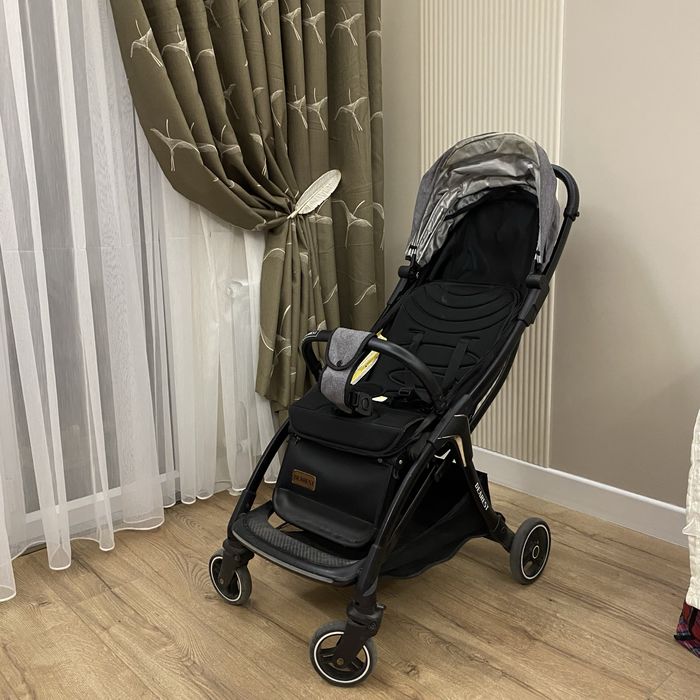 Коляска прогулочный