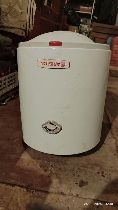 Бойлер для воды продам