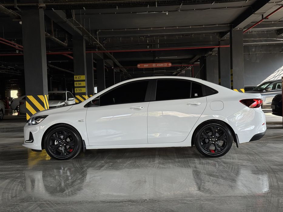 Chevrolet Onix Redline