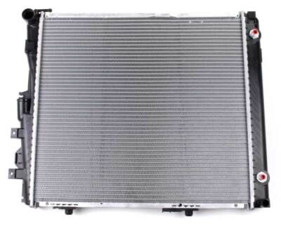 Радиатор охлаждения Mercedes w124