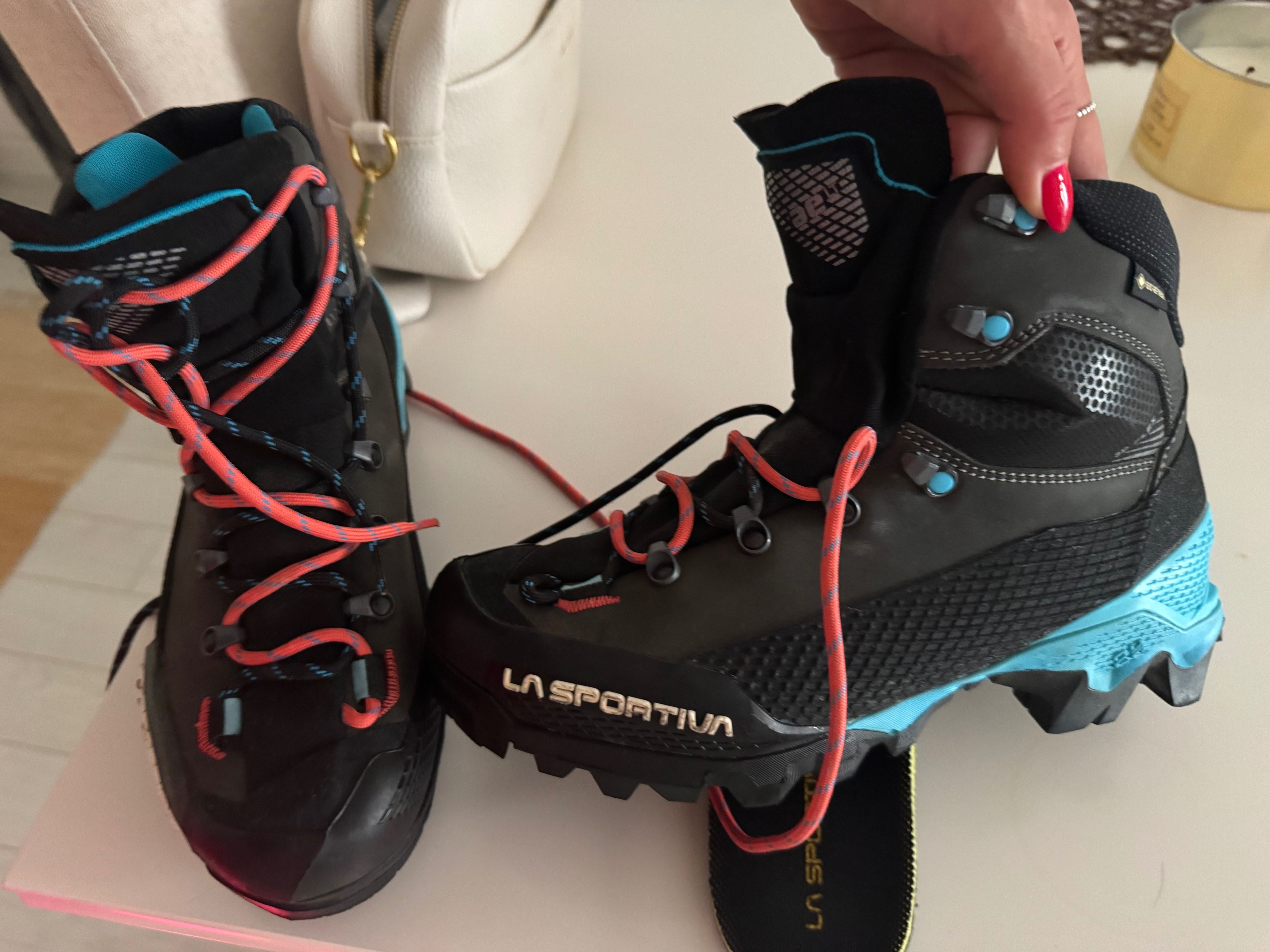 Дамски обувки La Sportiva Aequilibrium LT GTX - black/hibiscus