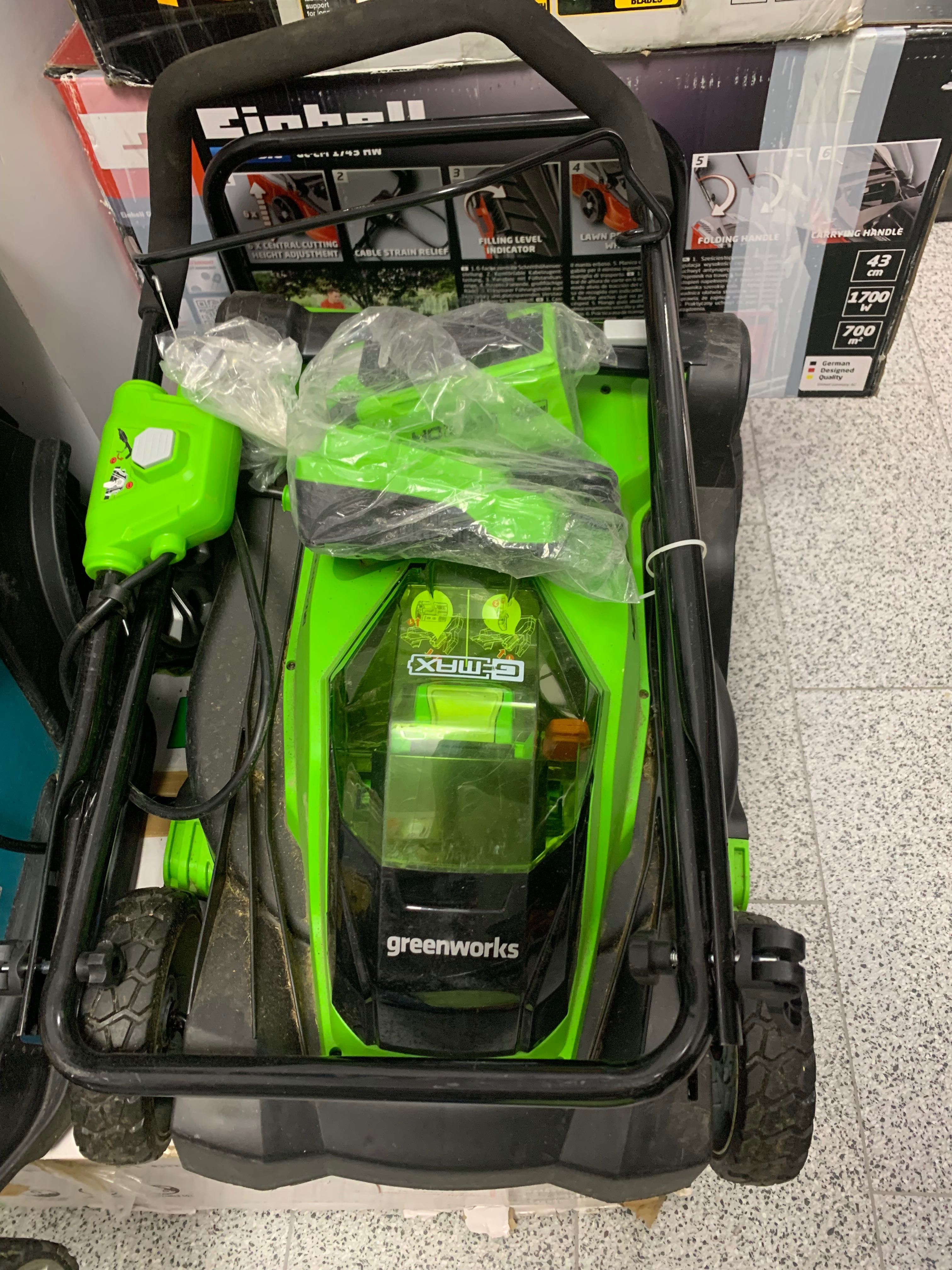 Masina de tuns iarba Greenworks 40V