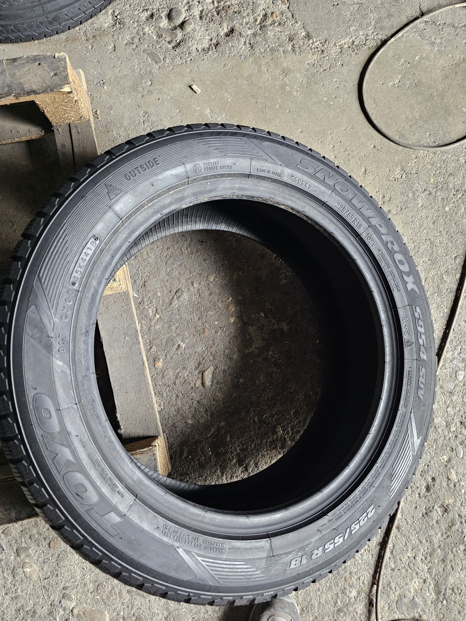2 anvelope iarna 225 55 18 Toyo 6mm