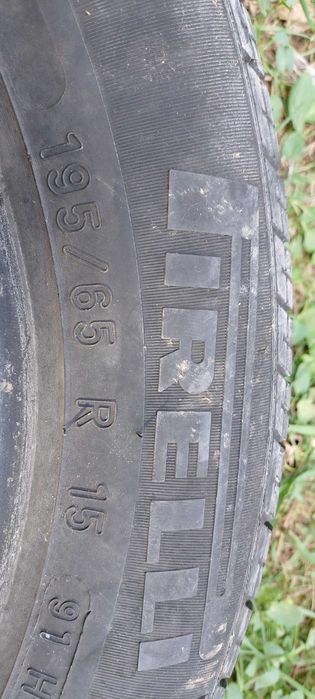 4 cauciucuri /anvelope de vara 195 65 R15 (2 Pirelli + 2 Dunlop)