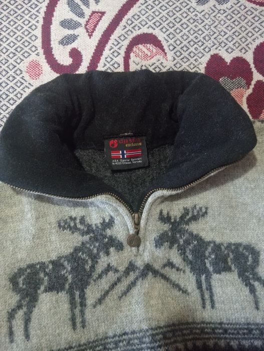 Продам  детский свитер