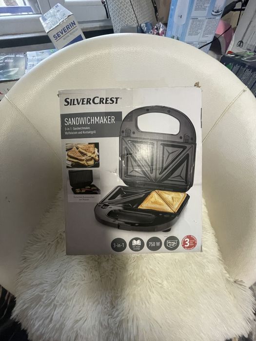 Sandwich maker nou in cutie