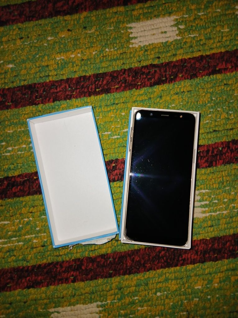 Samsung  Galaxy J8