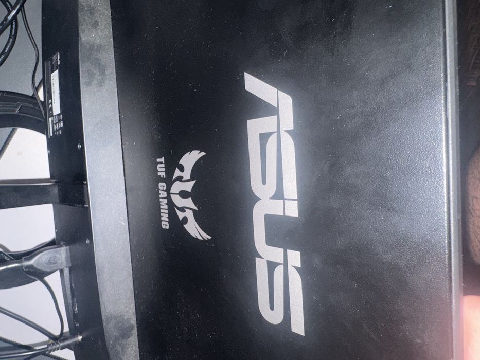 Vand monitor asus tuf gaming 180HZ