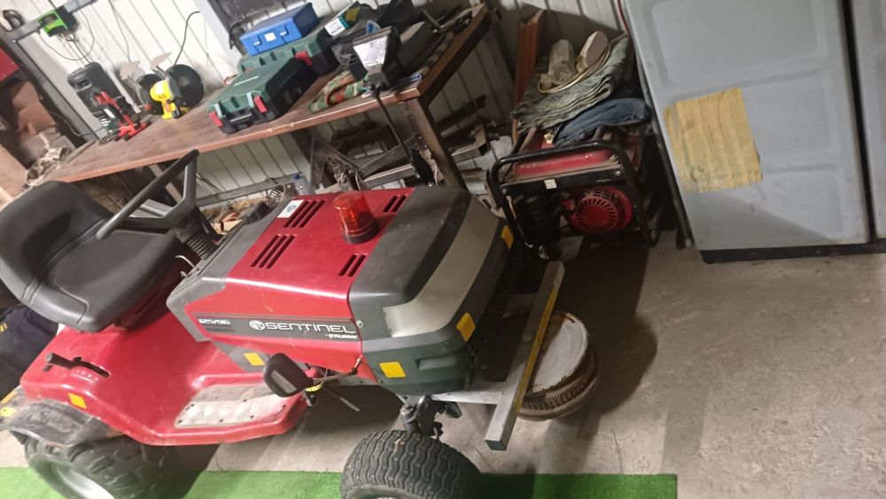 Tractoraș de grădină