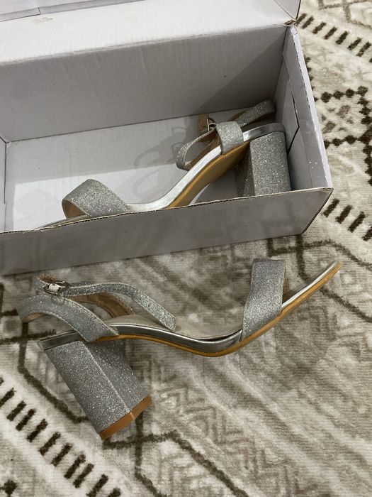 Дамски обувки на ток