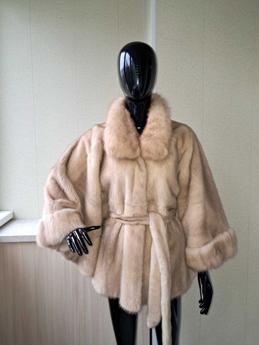 Haină din Blană Naturală de Vizon , Haină de nurcă cu sable