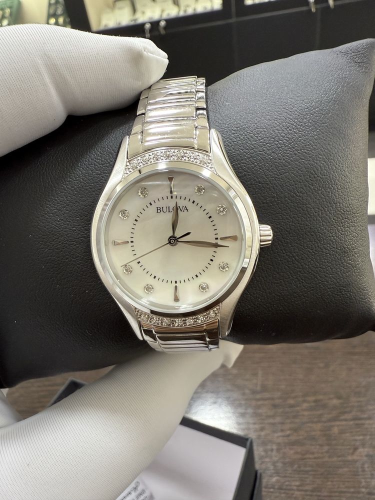 Женские Часы Bulova с бриллянтами