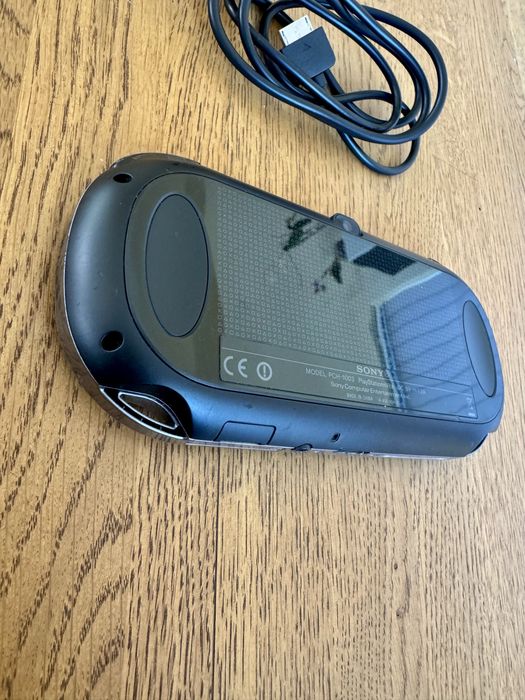 PS Vita 1003 OLED | Отлично състояние | Бартер
