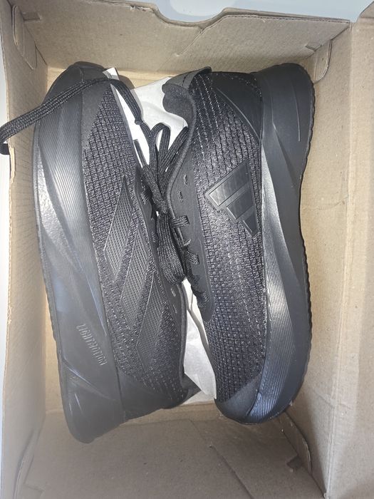 Чисто нови детски обувки