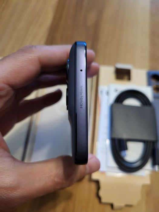 Смартфон Motorola Edge 50 NEO 256GB - чисто нов, 22м гаранция!