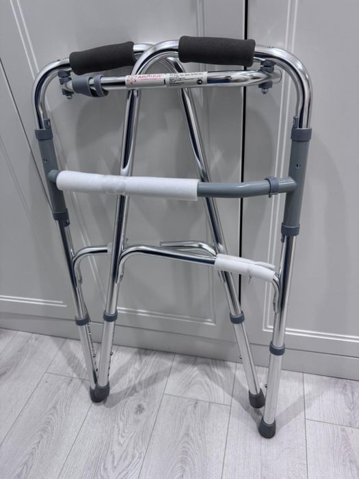 Продам новые ходунки