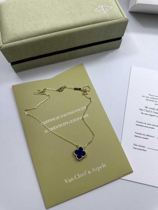 Colier Van Cleef & Arpels Gold 18K Agate