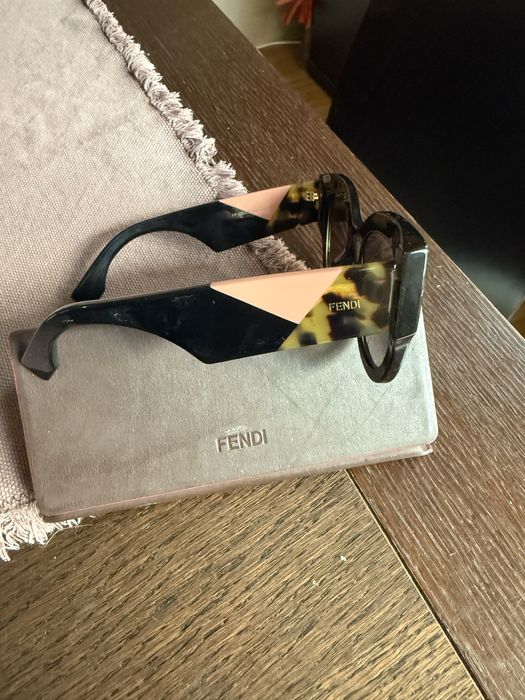 Слънчеви очила Fendi