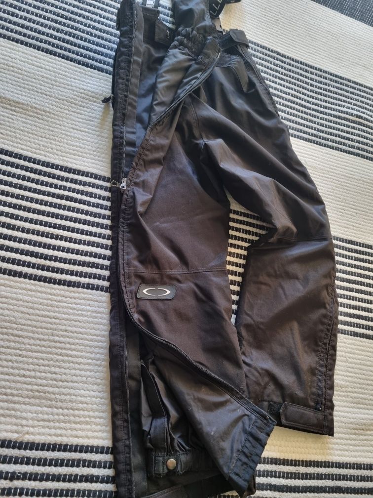 Vand supra pantaloni ski marime 140