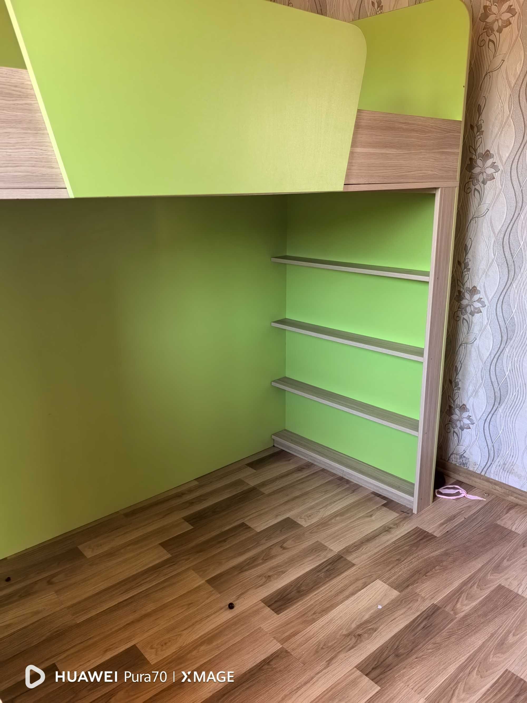 Двуетажно легло с матрак