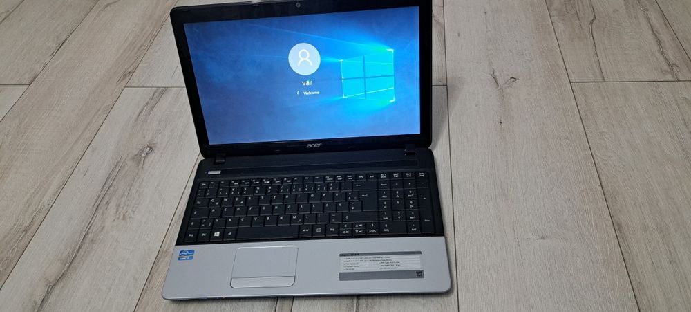 Laptop Acer E1 571