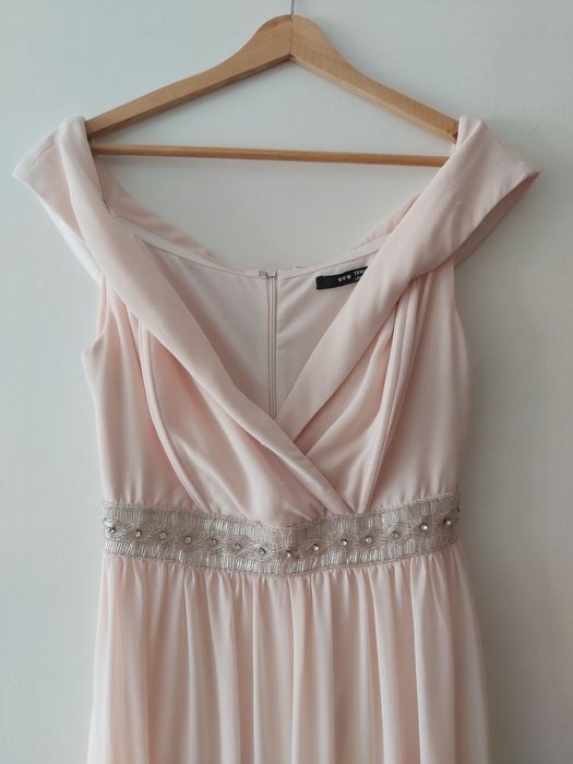 Официална рокля за повод