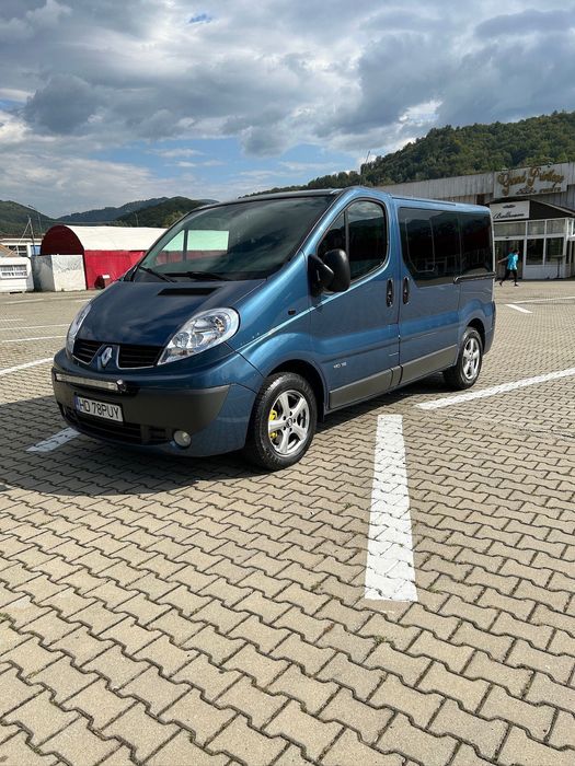 Renault trafic 8+1