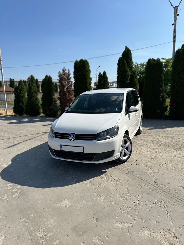 VW TOURAN 2.0 TDI 140 CP - Navi, Pilot, Climatronic, Stare Impecabilă