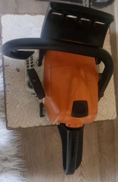 Vând drujba Stihl Ms 211C