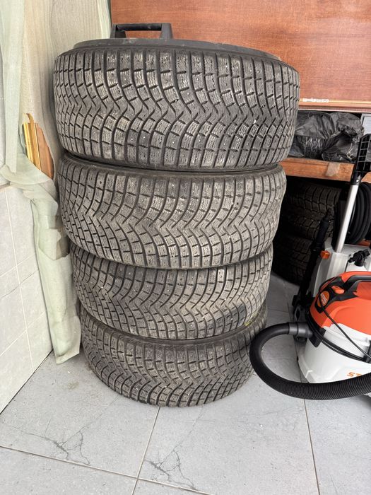 Продам шины  R21