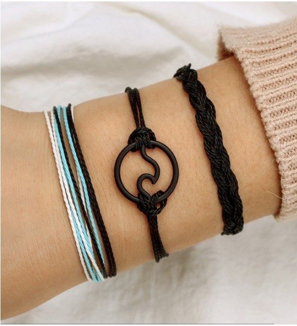 Lot bijuterii bratari de mana