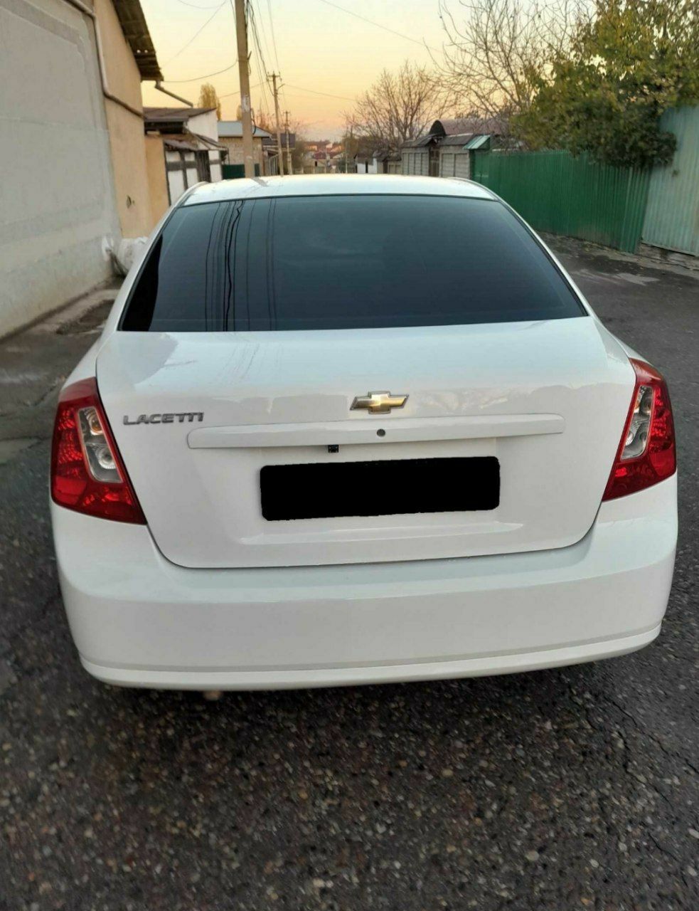 LACETTI сотилади 2010 йил 1 позиция нархи келишилади