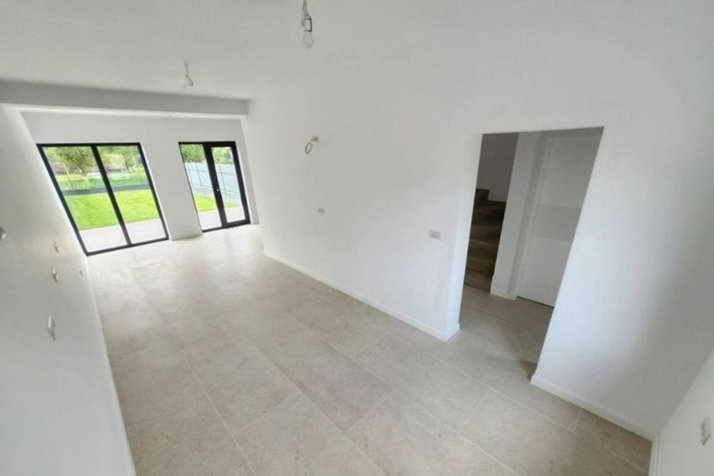 Vând duplex zona Plopi