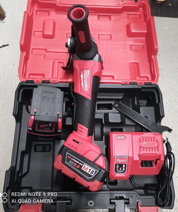 Flex milwaukee cu 2 acumulatori