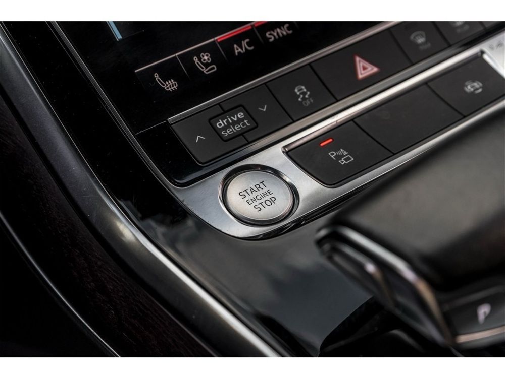 AUDI Q8 S-LINE нов внос