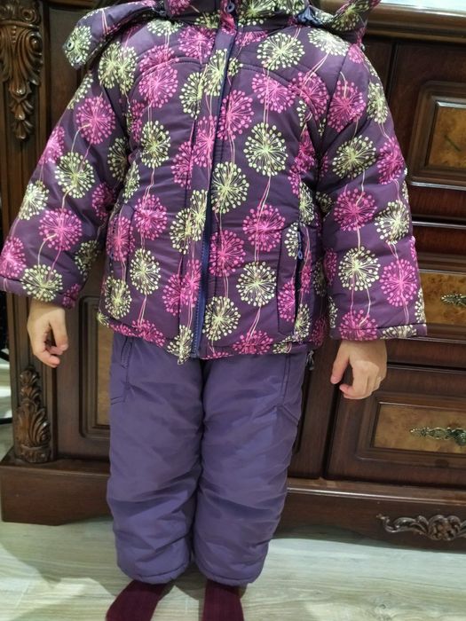 Продам теплую куртку+штаны  на девочку