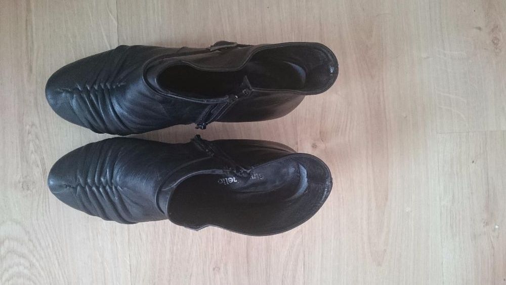 Испански боти от естествена кожа