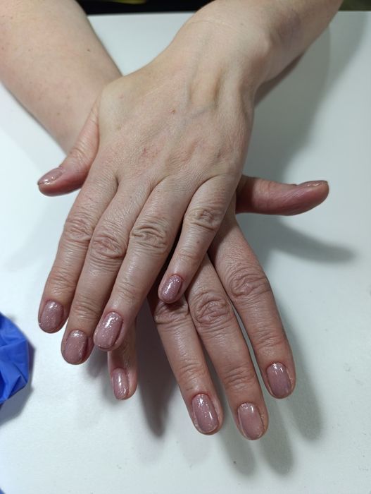 Ищу моделей для маникюра.