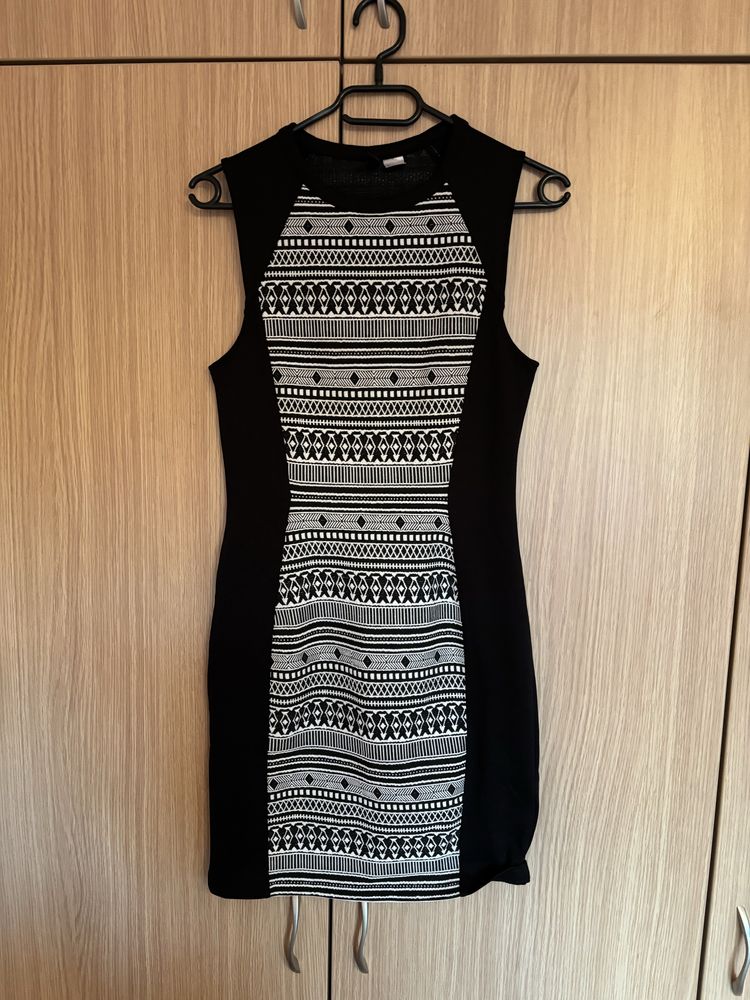 Сака, дънки, рокля H&M, New Yorker, Stradivarius, Sinsay
