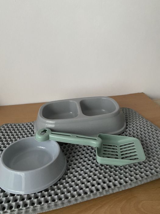 Set boluri+covor litiera+lopatica+foarfeca, pila+ perie