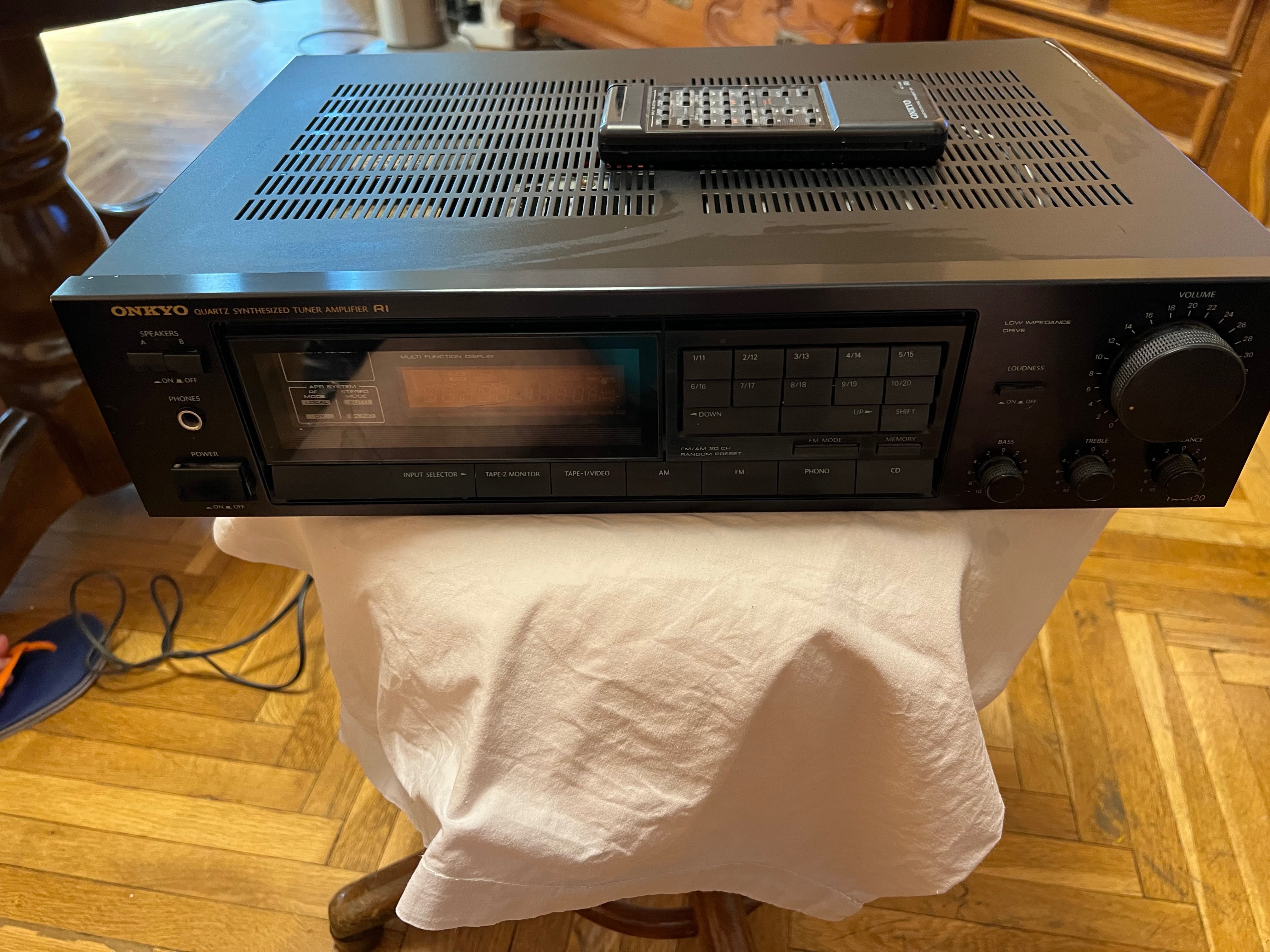 Ресивер Onkyo TX-7620
