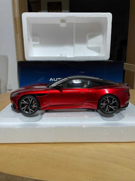 Vand Aston Martin Superleggera 1:18 AutoArt Hyper Red