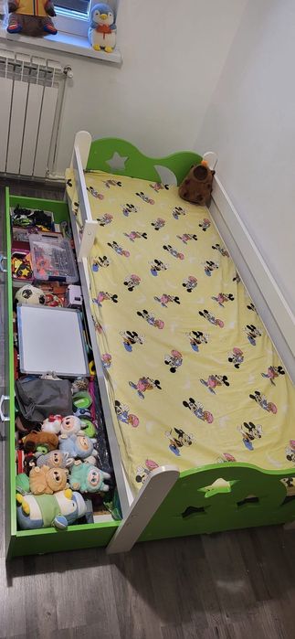 Vând dormitor copii pot oferi montajul si transportul dacă se doreste