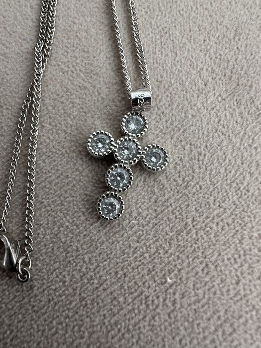 Красив сребърен кръст