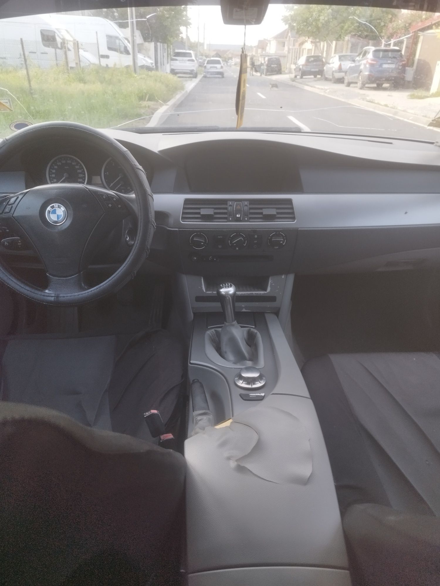 Vând BMW E60 530d manual